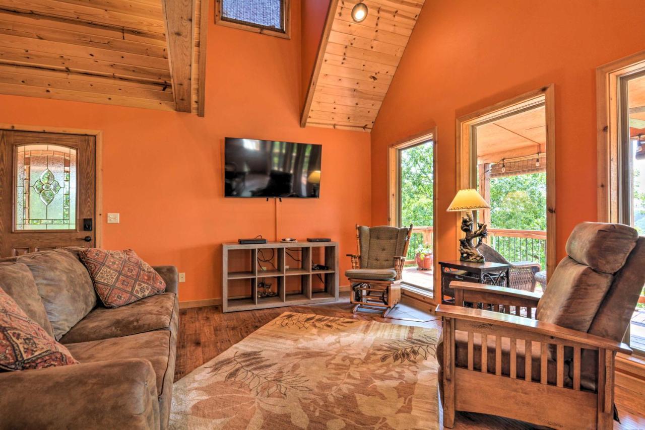 Spacious Log Cabin With Fire Pit And Game Room! Eureka Springs Exterior foto