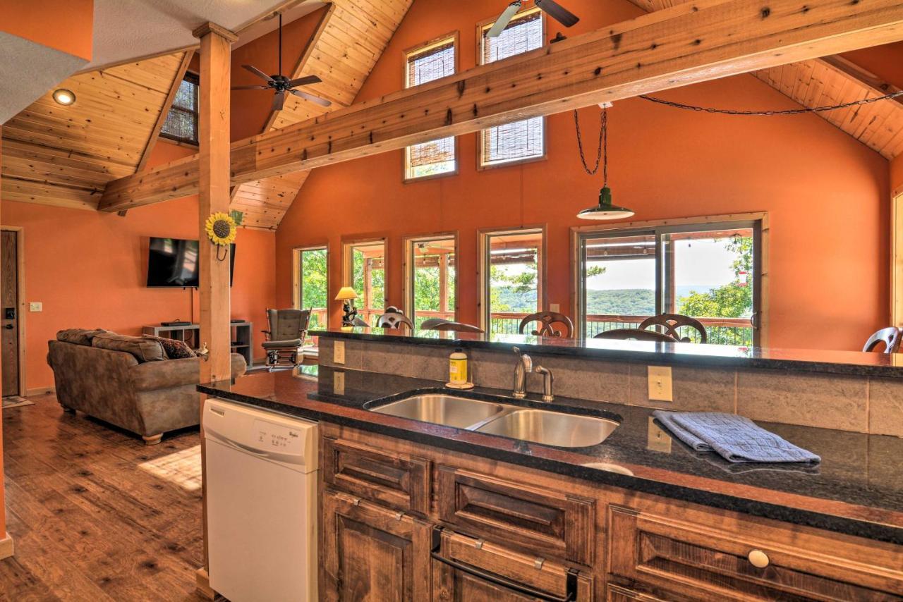 Spacious Log Cabin With Fire Pit And Game Room! Eureka Springs Exterior foto