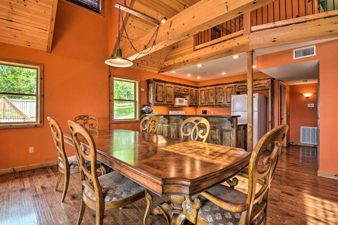 Spacious Log Cabin With Fire Pit And Game Room! Eureka Springs Exterior foto