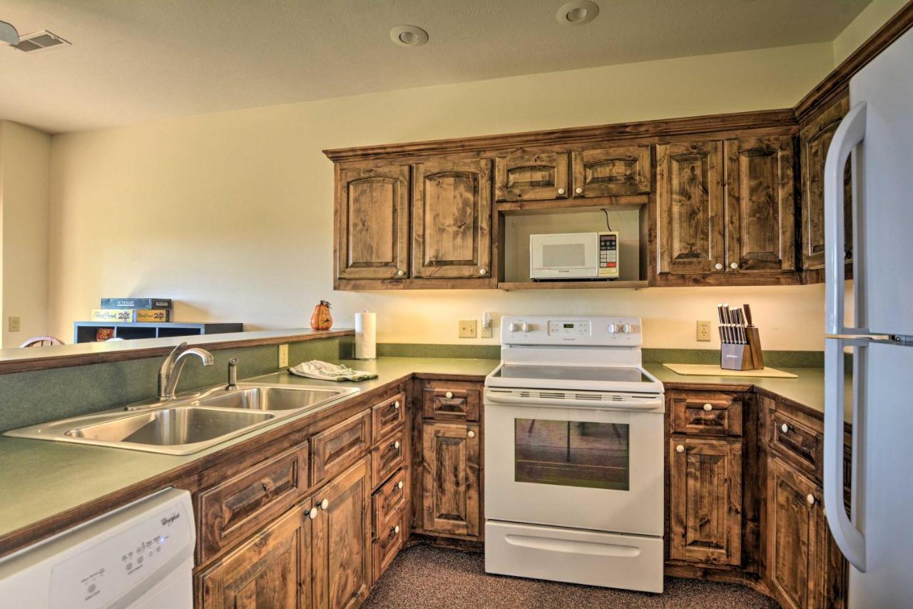Spacious Log Cabin With Fire Pit And Game Room! Eureka Springs Exterior foto