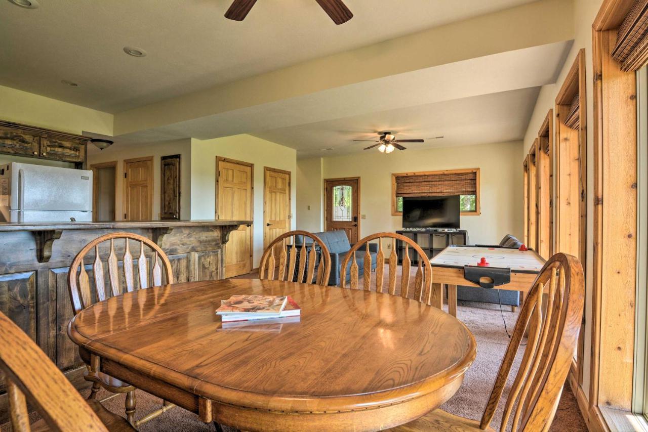 Spacious Log Cabin With Fire Pit And Game Room! Eureka Springs Exterior foto