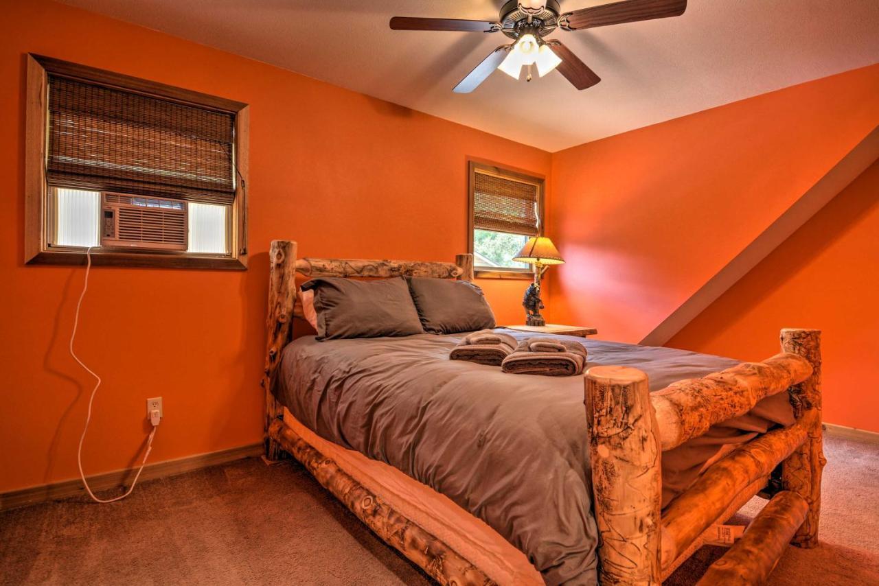 Spacious Log Cabin With Fire Pit And Game Room! Eureka Springs Exterior foto