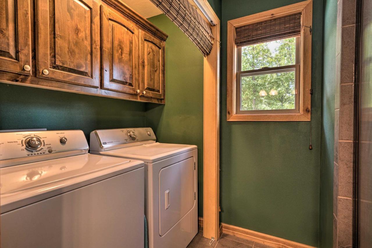 Spacious Log Cabin With Fire Pit And Game Room! Eureka Springs Exterior foto